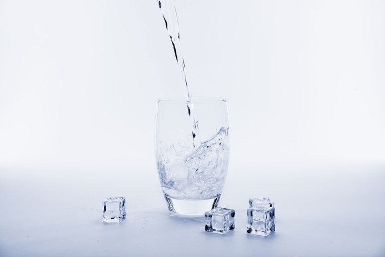 Home Water en verdamping in een luchtkoeler - kernprincipe van adiabatische koeling