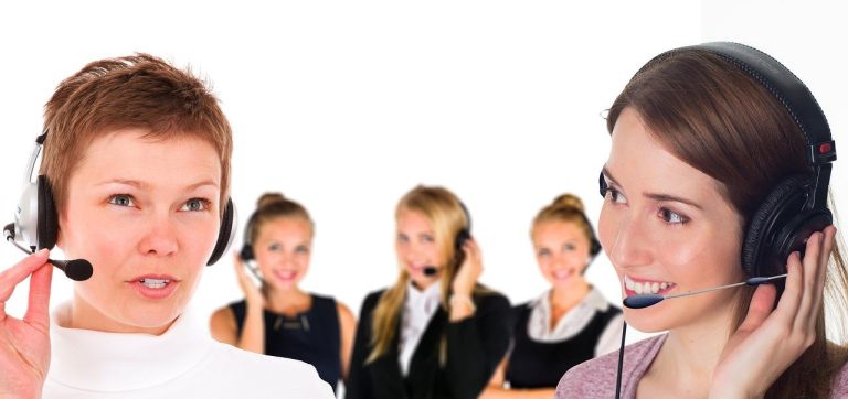Home Visualisatie van een moderne call center omgeving met no cure no pay resultaatgerichte klantcontacten en digitale communicati